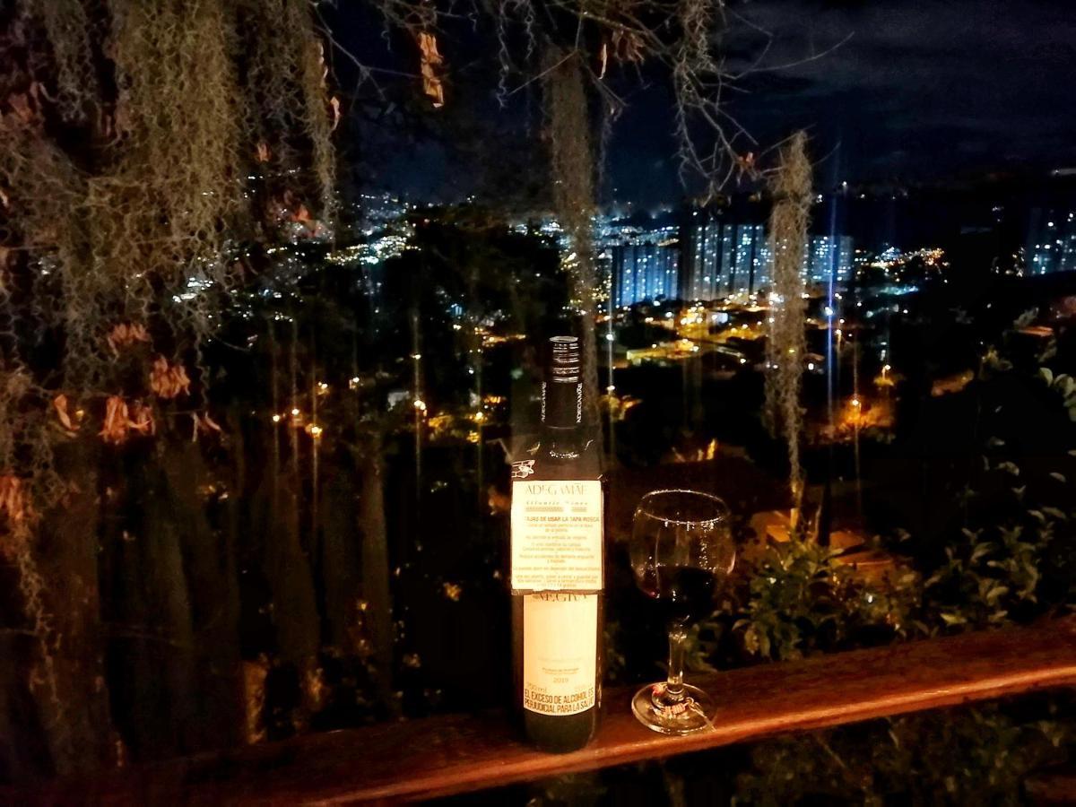 Eco Hostal Casa La Juana Bed & Breakfast Medellin Exterior photo