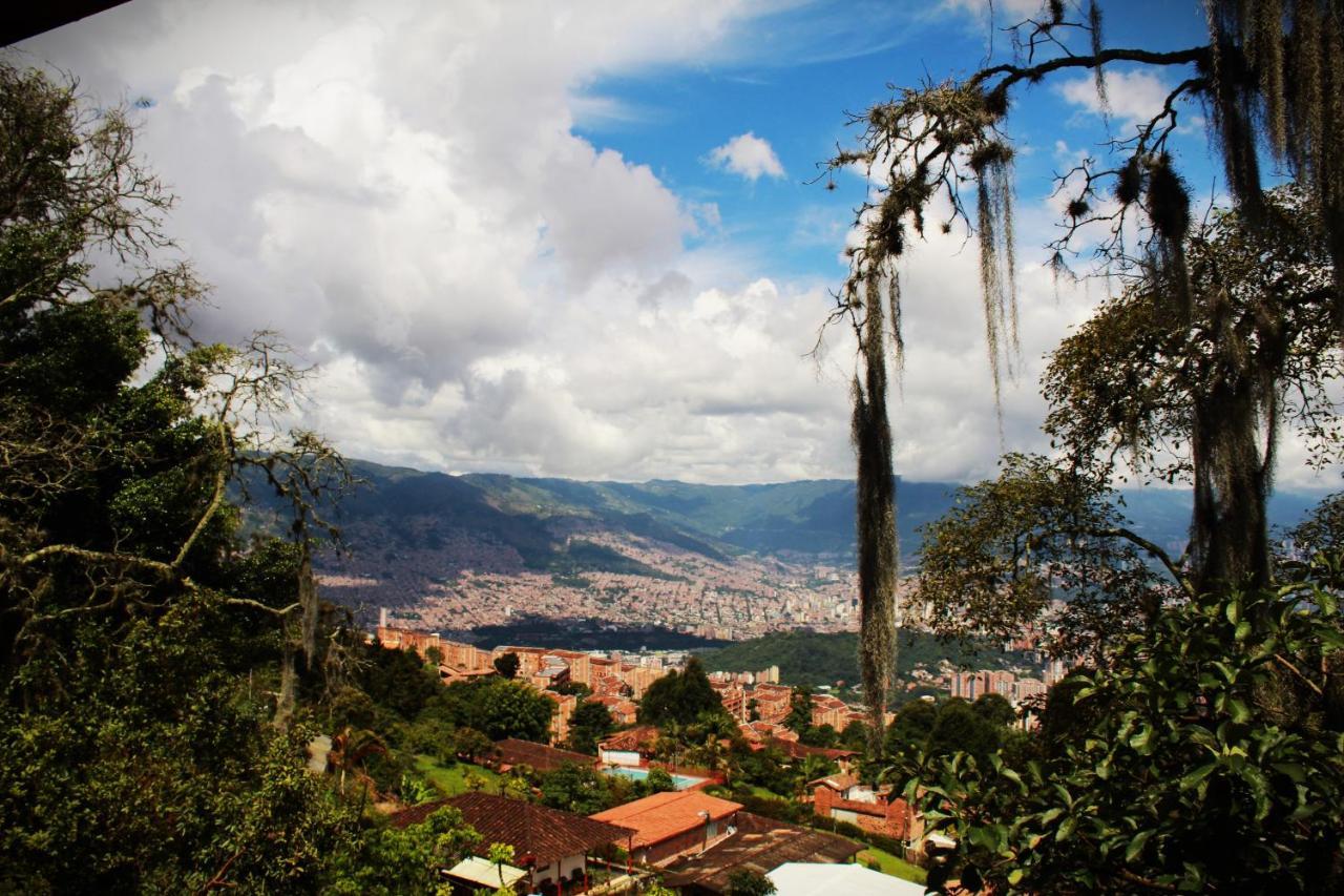 Eco Hostal Casa La Juana Bed & Breakfast Medellin Exterior photo